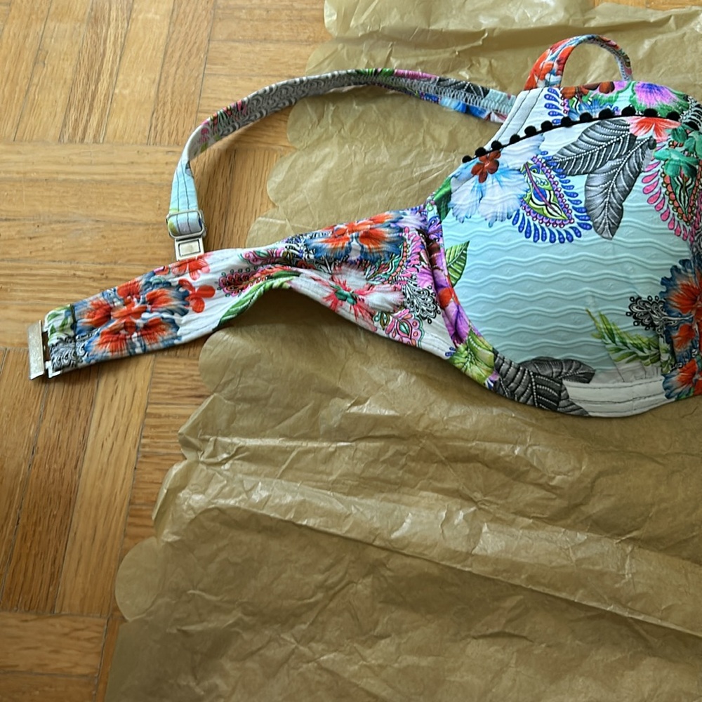 Opera NWOT - Picture 2 of 10